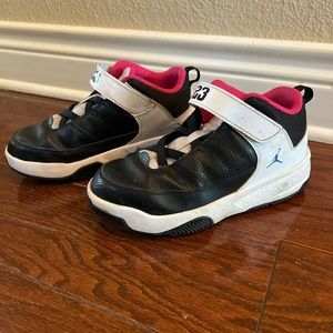 Nike Jordan Max Aura - kids Size 3